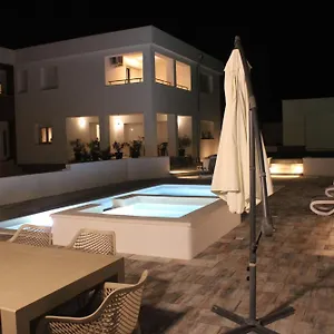 House Emjalemi Pola