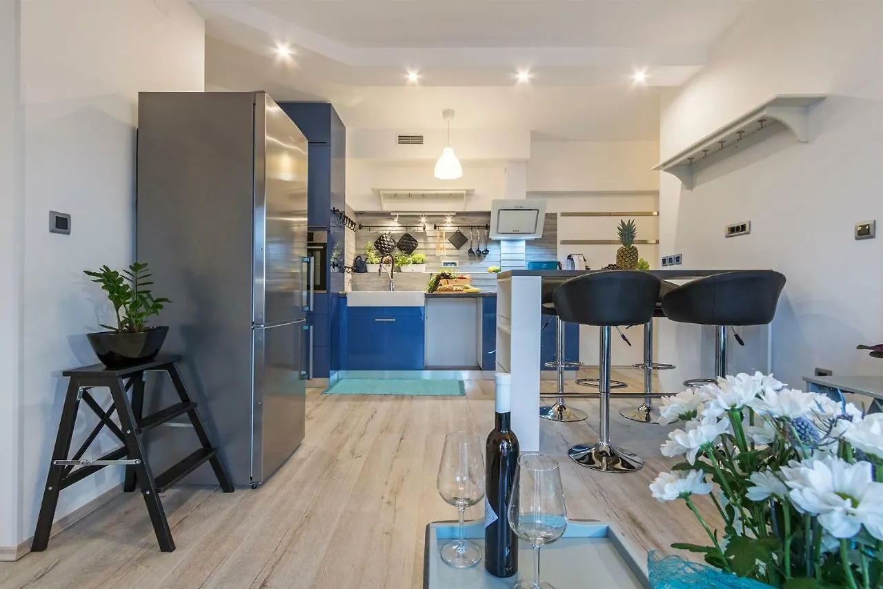 Apartment Danijela I Pola 0*,