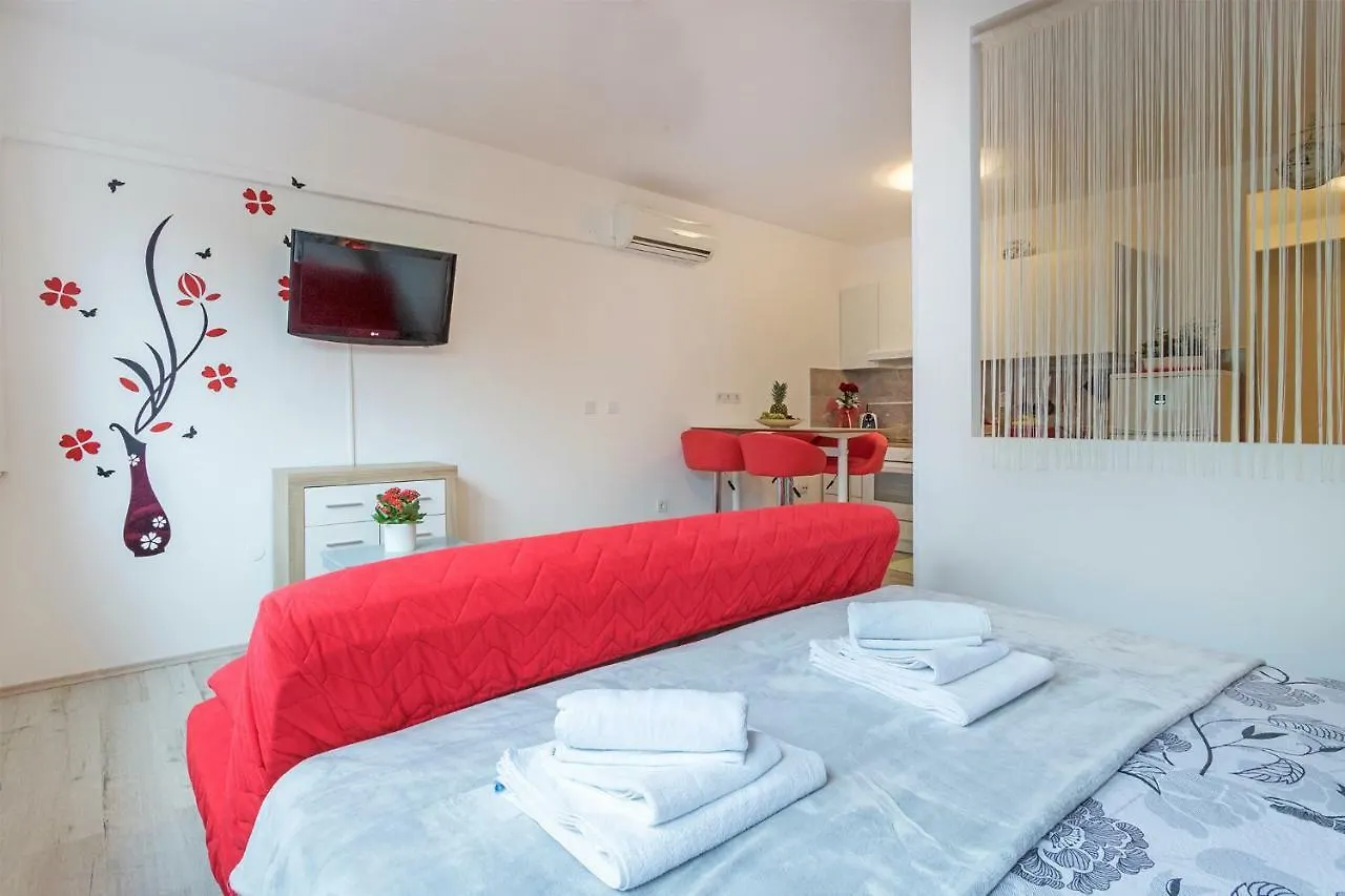 Apartment Danijela I Pola 0*,