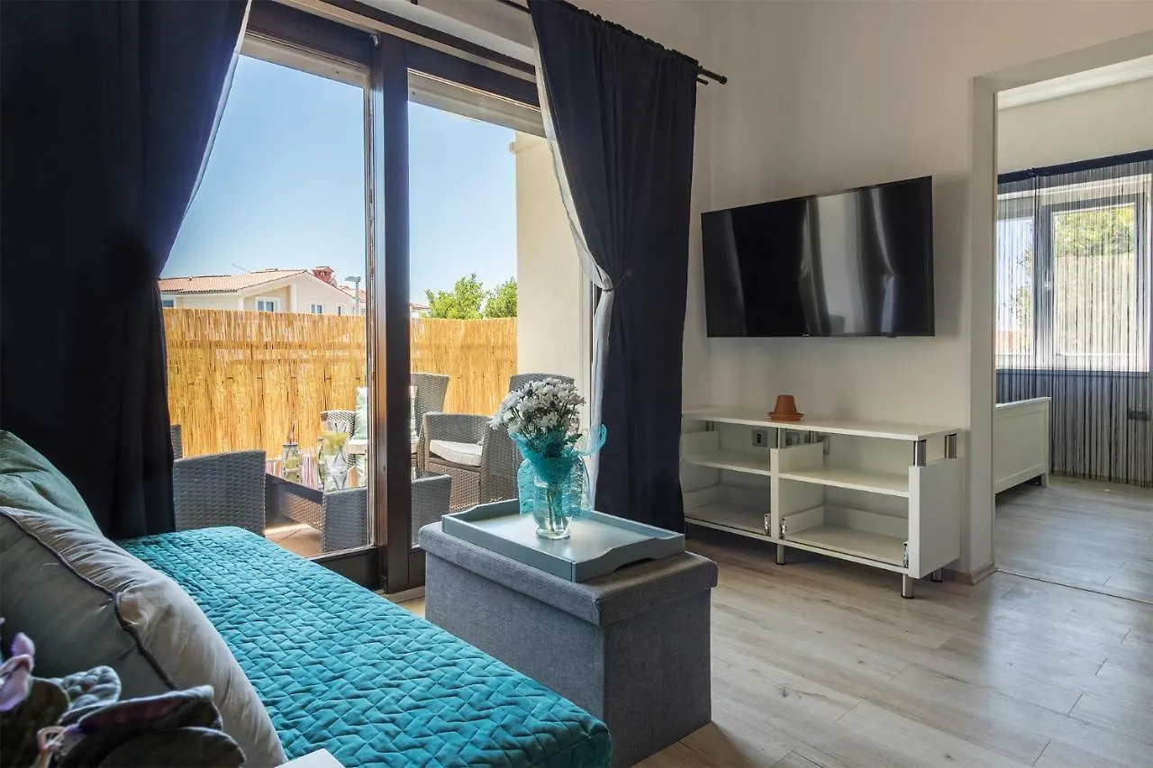 Apartment Danijela I Pola 0*,  Croazia